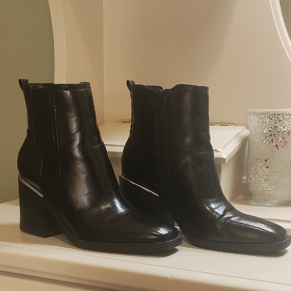 Elegant Black Ankle Boots